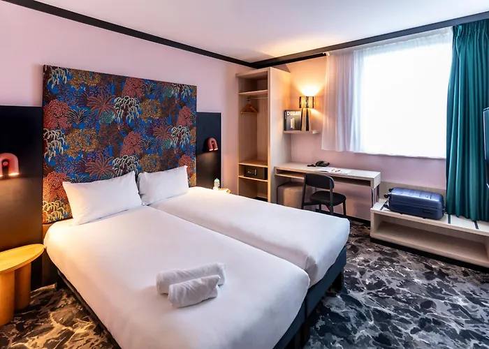 Ibis Styles Nord Valmy Hotel 4*