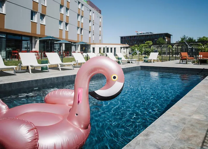 Ibis Styles Nord Valmy Hotel 4*